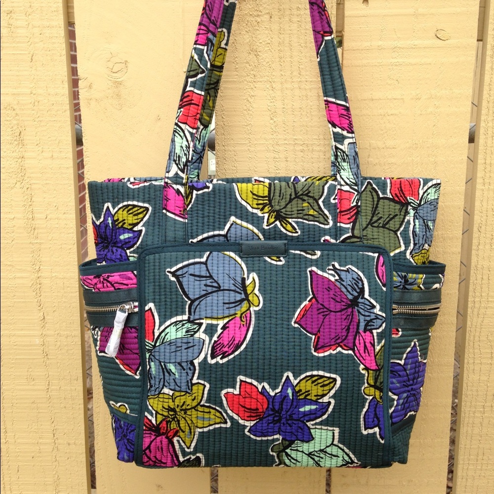 VB Deluxe Tote in Falling Flowers pattern